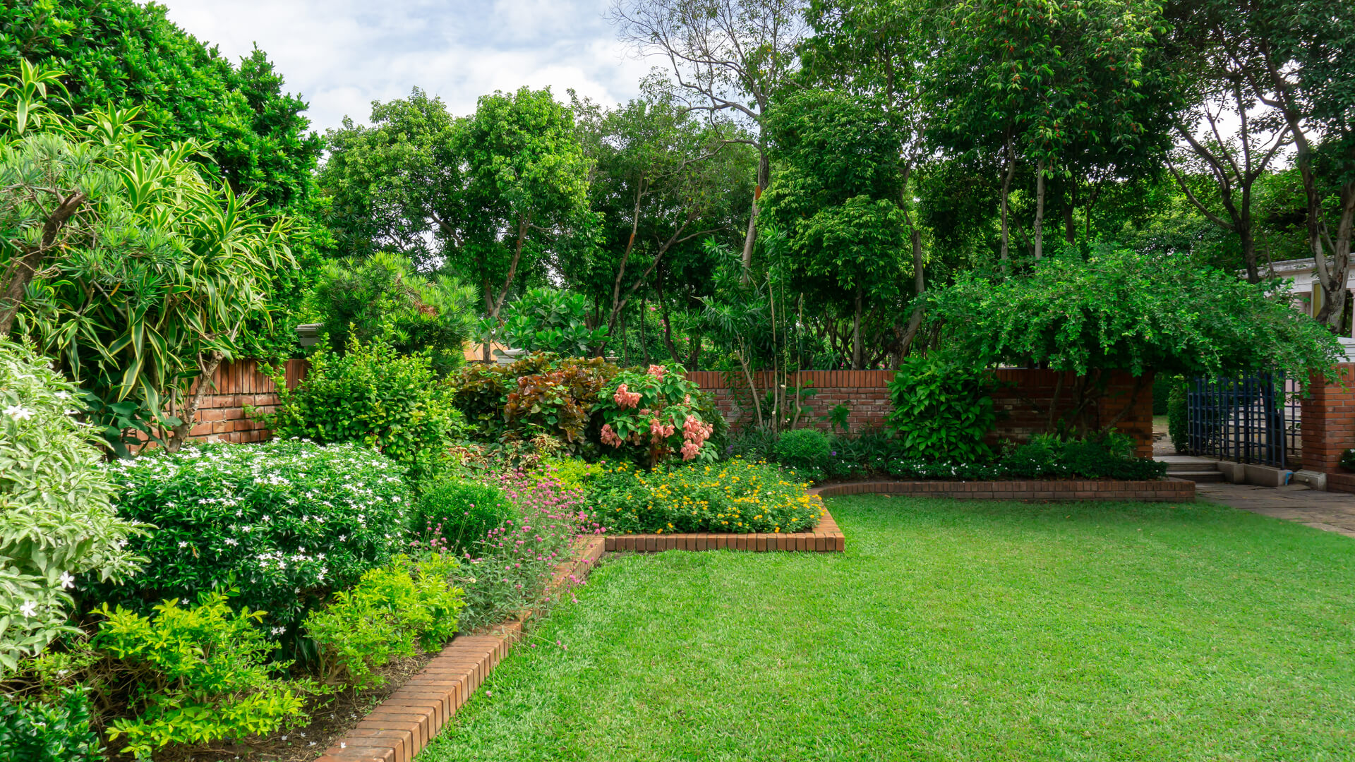 Lawn Care in Plano TX – For Outdoor Space Worthy of the State’s Heritage